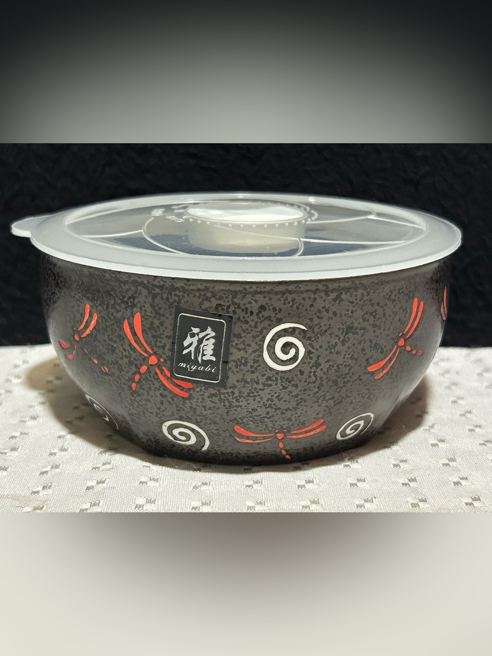 Miyabi Japanese ceramic soup/noodle bowl, red dragonfly,clear plastic lid